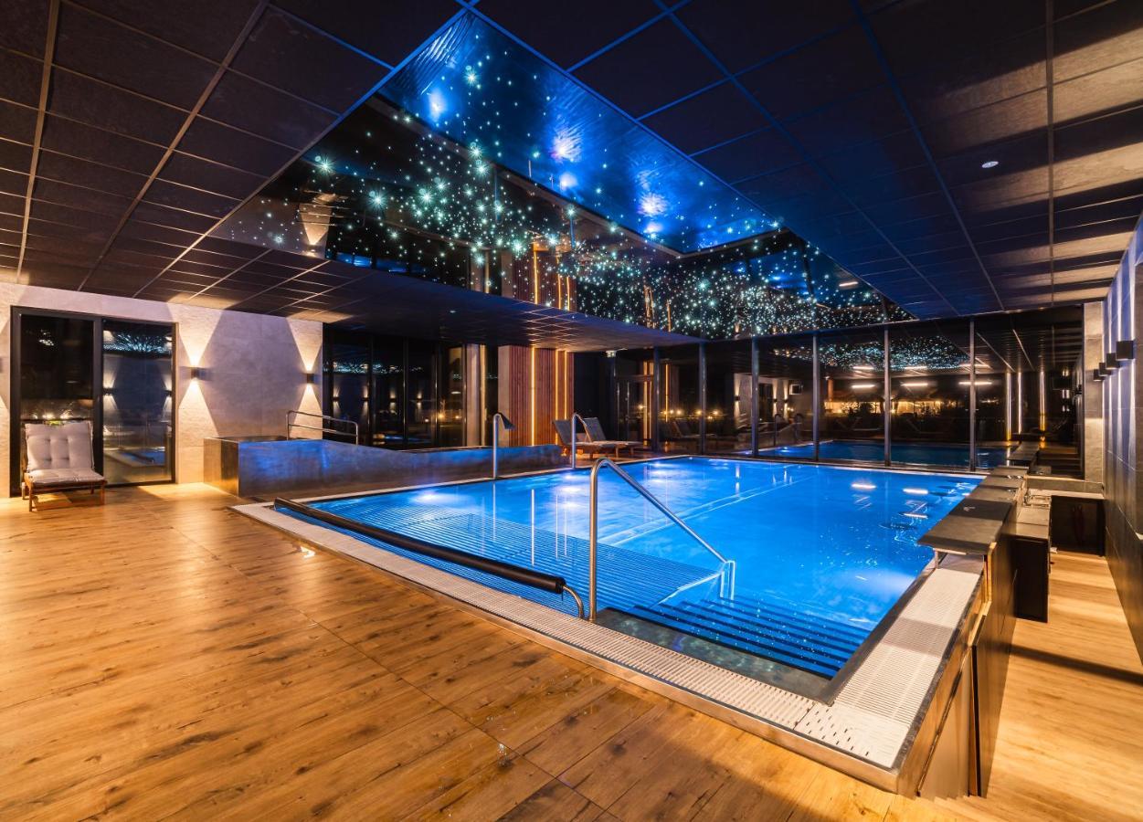 Carynska Resort & Spa 루토비스카 외부 사진