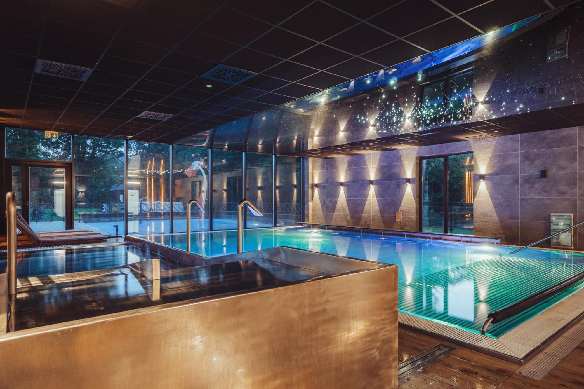 Carynska Resort & Spa 루토비스카 외부 사진