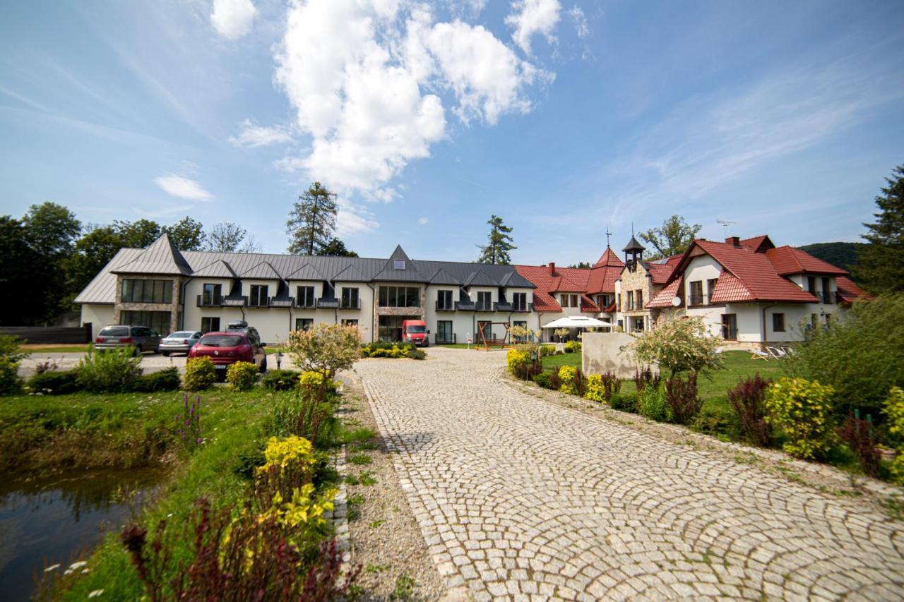 Carynska Resort & Spa 루토비스카 외부 사진